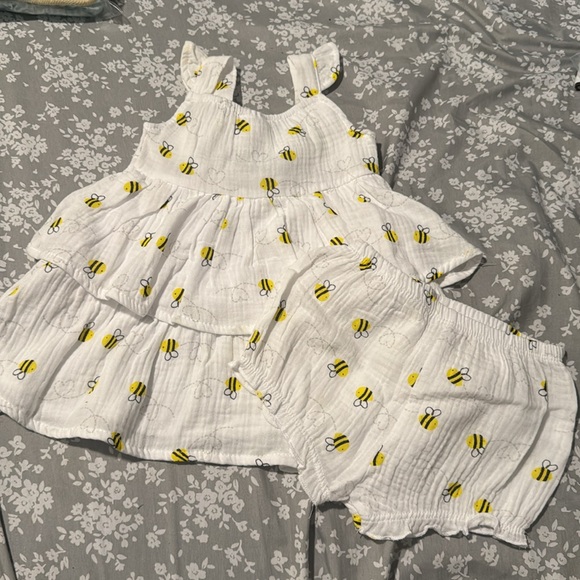 3 summer outfits - Picture 2 of 3